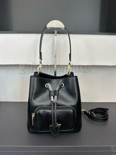 (Category: ) located in . Submitted by fashion.luxe (Listing ID 1456224851, Image 1). Description: .