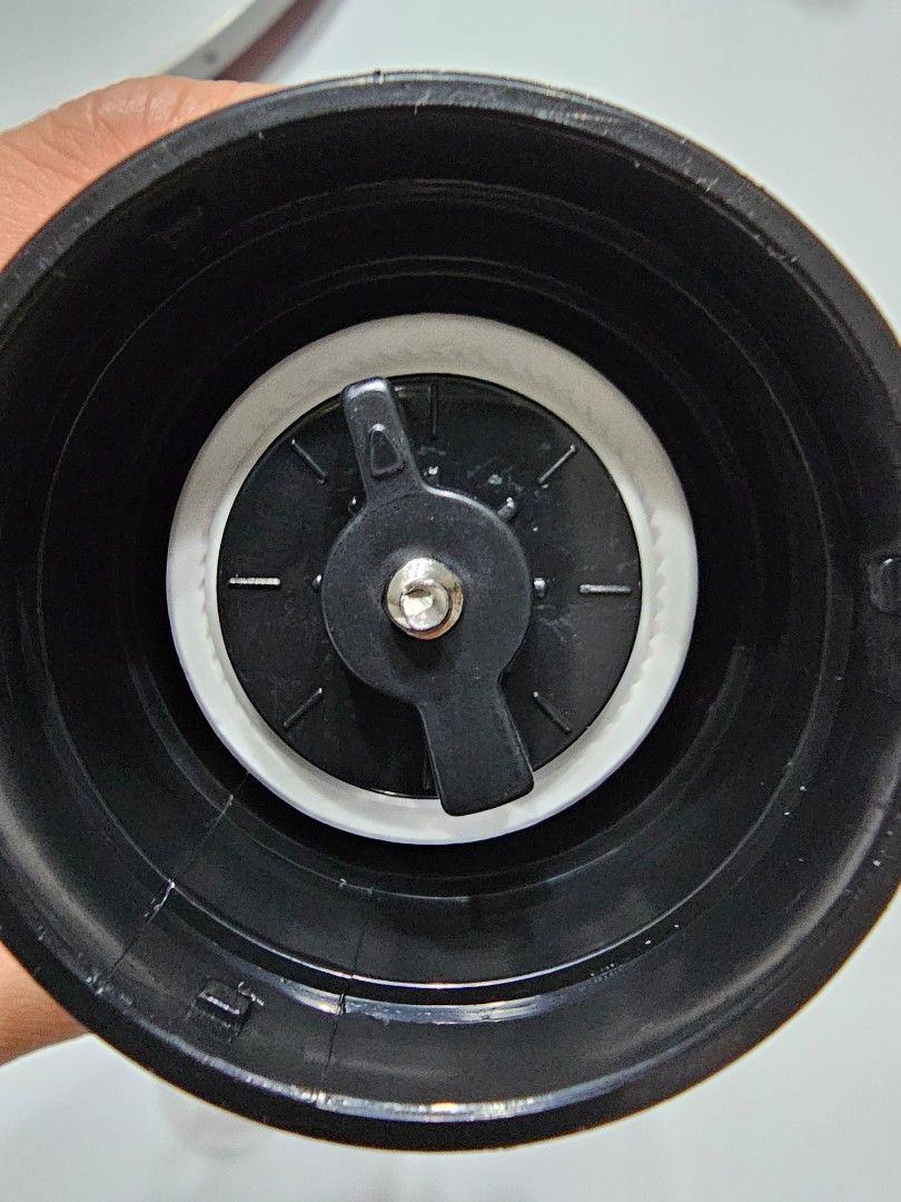 Coffee Grinder with Ceramic Burr (Category: Coffee & Tea Tableware) located in Manila. Submitted by havrehomes (Listing ID 1456179175, Image 2). Description: - ceramic burr - plastic body - budget manual coffee grinder - made in china Gcash Lalamove Binondo Manila.