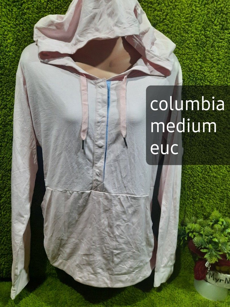 Columbia PFG Pink Hoodie Size Medium EUC (Category: Coats, Jackets and Outerwear) located in Baguio. Submitted by klayblakeb87803 (Listing ID 1456180374, Image 1). Description: - Light pink Columbia hoodie - Size: Medium - Kangaroo pocket - Drawstring hood - Blue accents on zipper placket and inside hood - PFG logo on sleeve - Ideal for outdoor activities and casual wear.