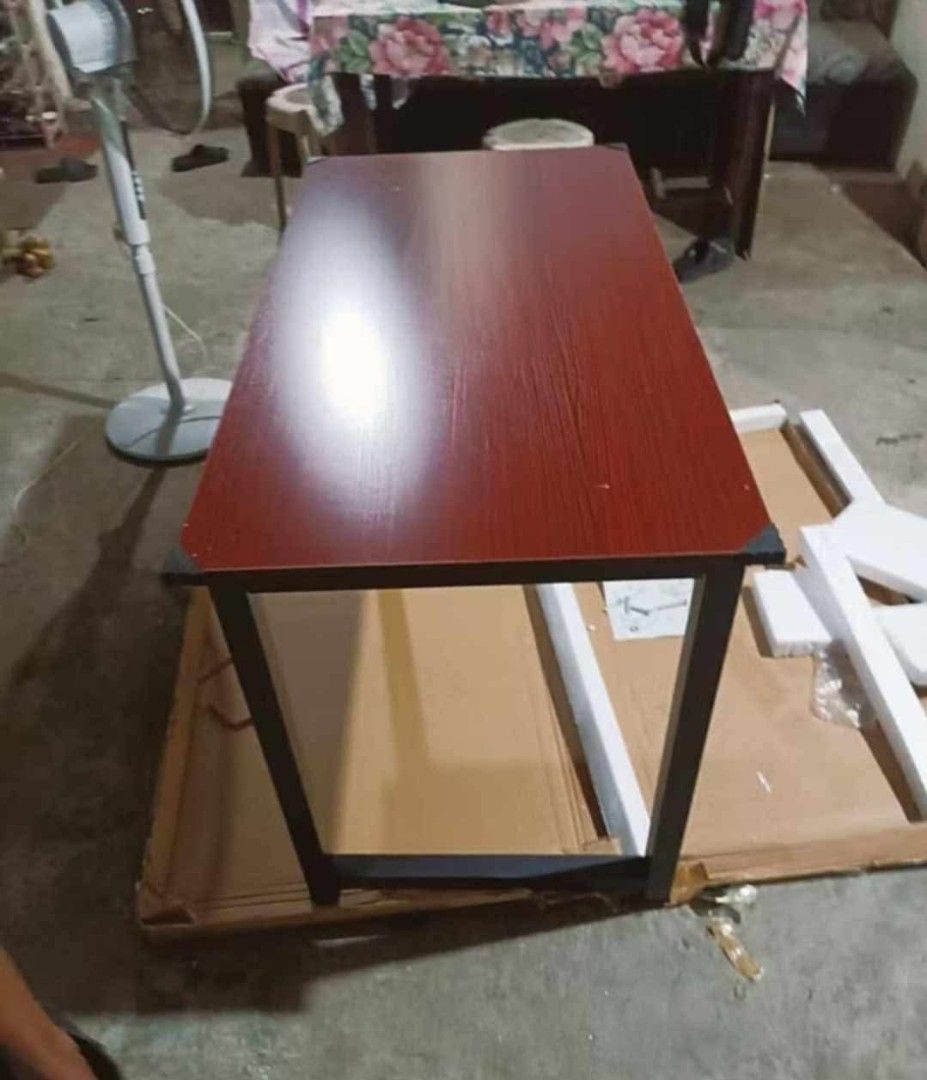 Computer table (Category: Tables & Sets) located in Manila. Submitted by dolorchris69891 (Listing ID 1456099486, Image 3). Description: COMPUTER TABLE AVAILABLE SIZE AND COLOr SIZE AND COLOR 80x60cm 1950 ✅120x60cm 🟤MAROON TOP BLACK METAL FRAME 🏷️2300 rs price ✅140x60cm 🟡 YELLOW TOP WHITE METAL FRAME 🏷️2,700 RS PRICE.