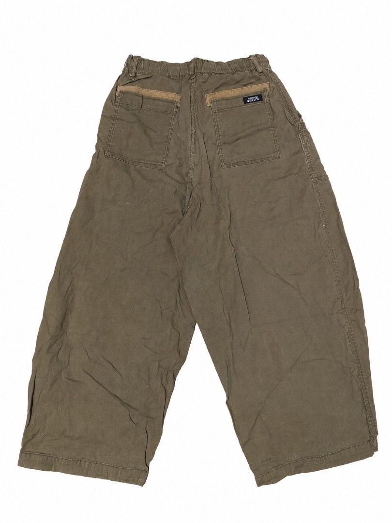 Cube Sugar Olive Green Wide Balloon Pants (Category: Jeans) located in Manila. Submitted by duster_o7 (Listing ID 1456165407, Image 2). Description: Waist: 22-30" Length: 36" Leg Opening: 11".
