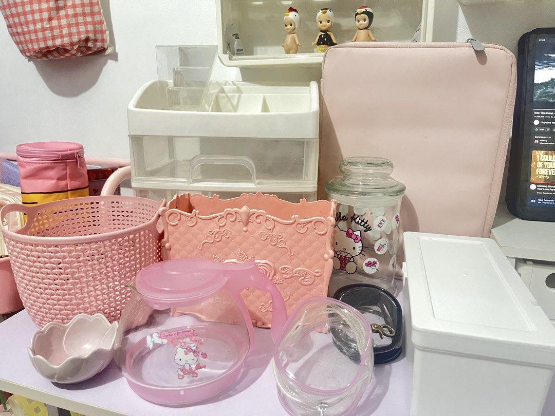 Declutter Sale-Organizers and Pink Stuff (Category: Everything Else Others) located in Bulacan. Submitted by deideiii (Listing ID 1456201521, Image 1). Description: 50-150 dm for specific item get 3 and get freebie/discount.