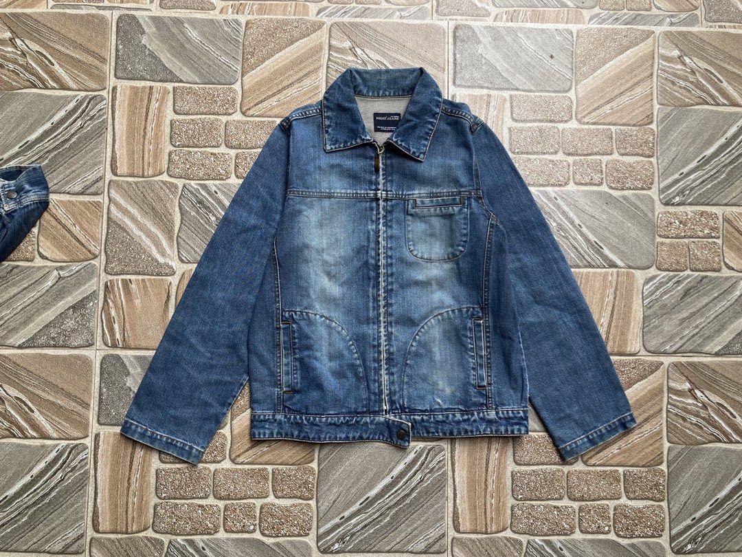 Denim Zip-Up (Category: Coats, Jackets and Outerwear) located in Davao. Submitted by lcavan (Listing ID 1456190717, Image 1). Description: Dimensions (check slides) Condition: 10/10 Color may vary due to lighting MOP: Gcash, GoTyme Courier: J&T 1 day reservation only Strictly no cancellation No return, no exchange.