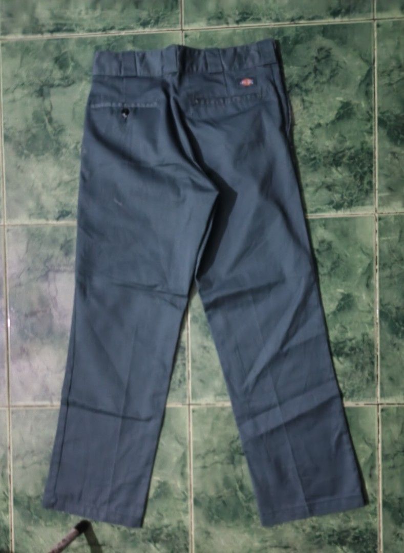 Dickies 874 Work Pants (Category: Chinos) located in Bacoor. Submitted by davealvare39194 (Listing ID 1456123847, Image 3). Description: - Classic Dickies 874 work pants - Straight leg fit - Durable twill fabric - Dark navy blue color - Versatile for everyday wear or work - Easy to style.