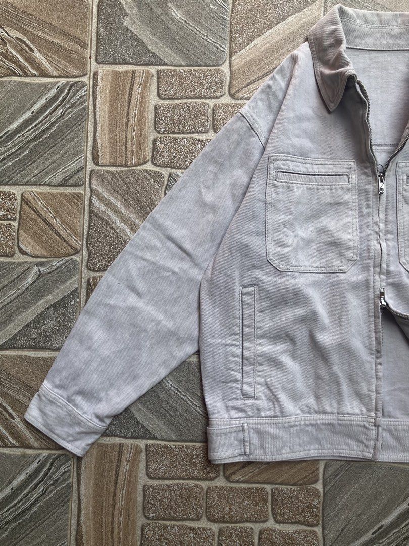 Double Zip Jacket (Category: Coats, Jackets and Outerwear) located in Davao. Submitted by lcavan (Listing ID 1456160244, Image 3). Description: Dimensions (check slides) Condition: 9.5/10 Issue/s: none Mine: 650 + sf Color may vary due to lighting MOP: Gcash, GoTyme Courier: J&T 1 day reservation only Strictly no cancellation No return, no exchange.
