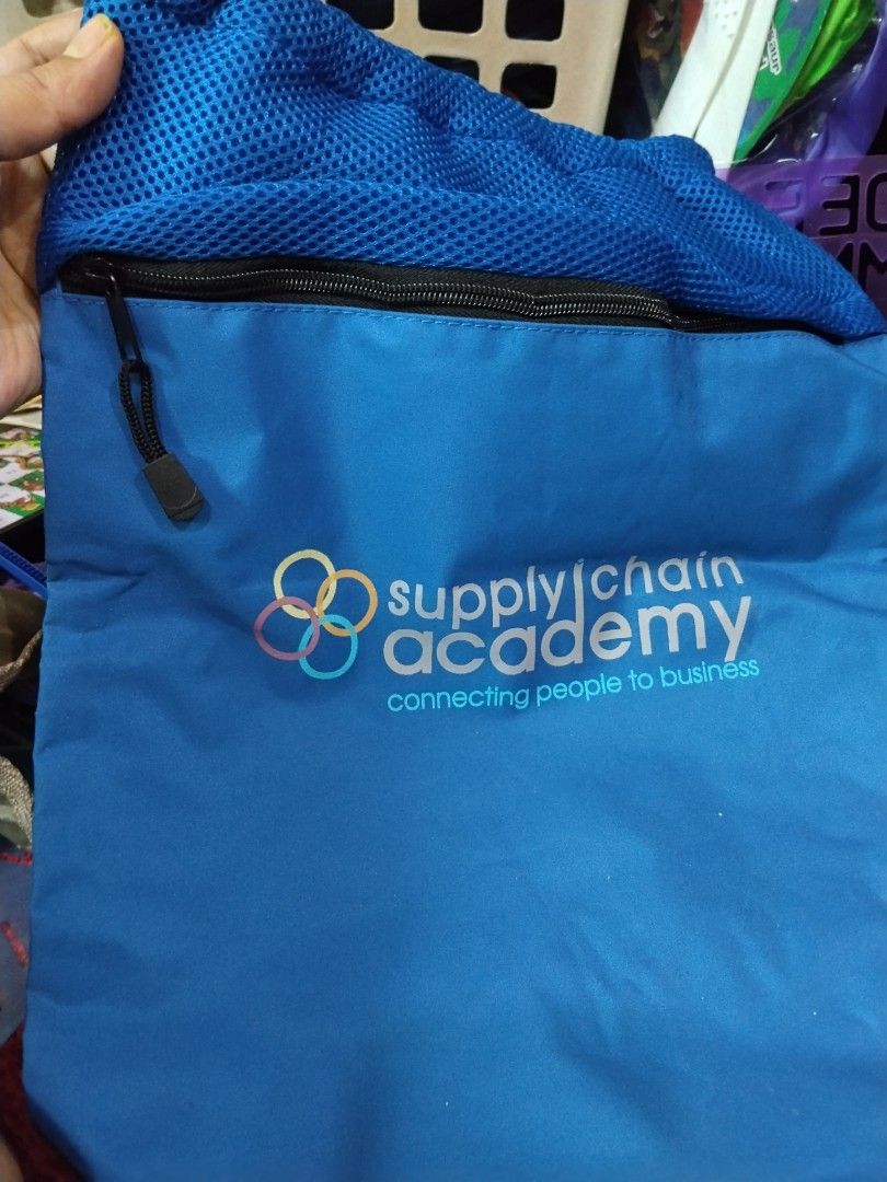 Drawstring bag (Category: Backpacks) located in Singapore. Submitted by swifttree_f77558 (Listing ID 1456069587, Image 2). Description: Good quality. Can meet at other mrt stations too. .