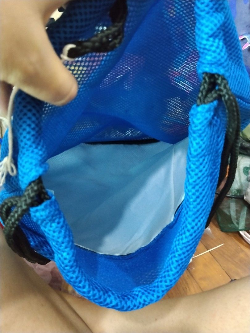 Drawstring bag (Category: Backpacks) located in Singapore. Submitted by swifttree_f77558 (Listing ID 1456069587, Image 3). Description: Good quality. Can meet at other mrt stations too. .