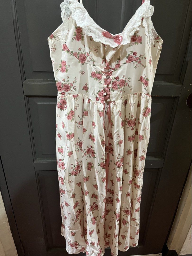casual dress bundle (Category: Dresses) located in Manila. Submitted by karekaeh (Listing ID 1456154849, Image 2). Description: - STILL NEGOTIABLE - used twice.