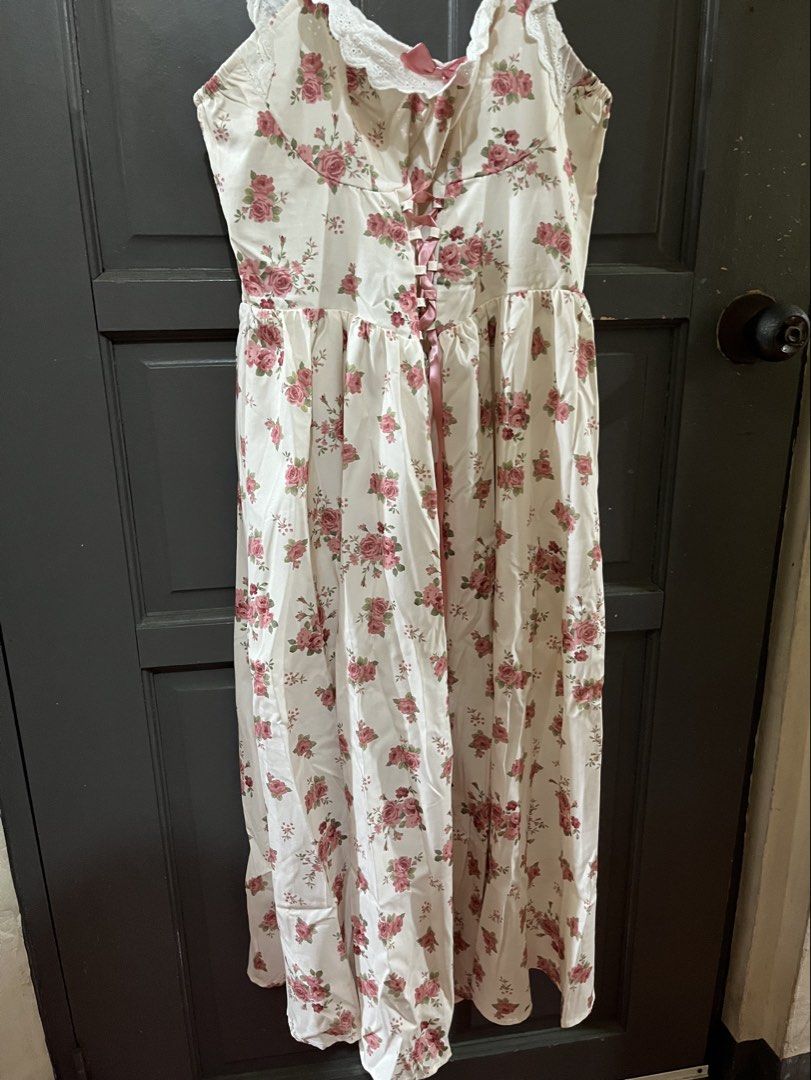 casual dress bundle (Category: Dresses) located in Manila. Submitted by karekaeh (Listing ID 1456154849, Image 3). Description: - STILL NEGOTIABLE - used twice.