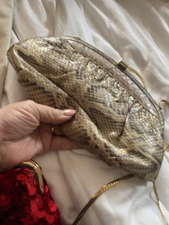 (Category: ) located in . Submitted by mystic8887 (Listing ID 1456098412, Image 1). Description: .