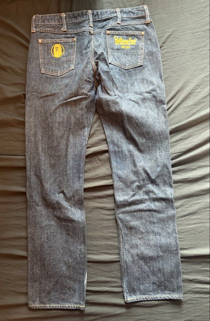 Evius （分類：牛仔褲、Leggings）位於 Hong Kong。 由 stephen4086 提交（商品編號 1456089707，圖片 8）。簡介： Evisu 牛仔褲，每條$100 1. 深色，27吋腰, 全長38吋半，小喇叭款。 2. 淺藍色，27吋腰，全長39吋，直腳款。 3. 石磨藍，編號0192 ，27吋腰，全長39吋，小喇叭款。 4. ，Bape 深藍色，29吋腰，全場38吋，直腳款。 順豐到付優先或將軍澳站交收。 。