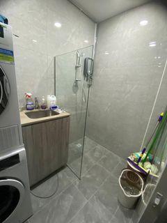 SHOWER SCREEN / GLASS SWING DOOR Collection item 2
