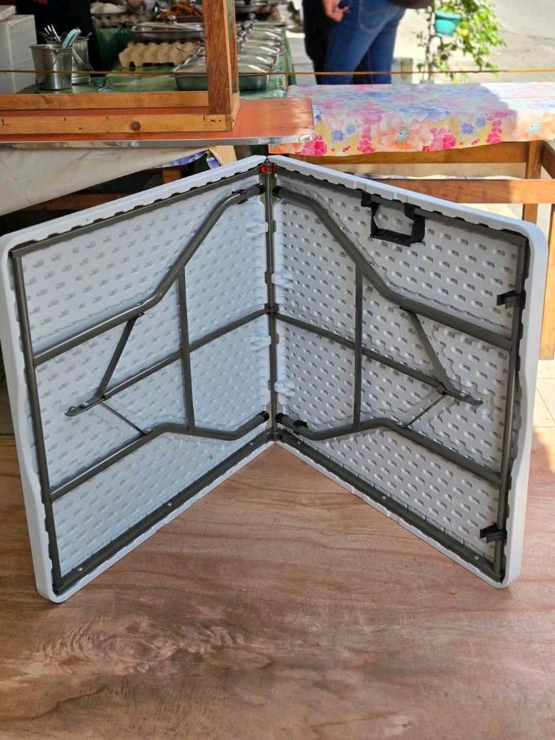 folding table (Category: Tables & Sets) located in Manila. Submitted by nixdcruz (Listing ID 1456205321, Image 1). Description: folding table 4ft 5ft 6ft.
