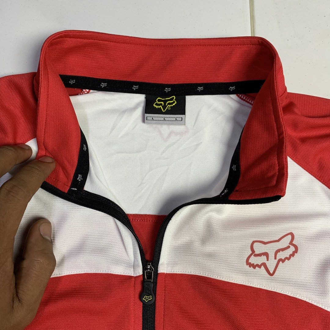 Fox Racing Cycling Jersey Reflectorized Logo (Category: Coats, Jackets and Outerwear) located in Mandaue City. Submitted by hannahitems (Listing ID 1456182328, Image 3). Description: Fox Racing Cycling Jersey Reflectorized Logo L on tag 20 width 26 length Asnew -999.