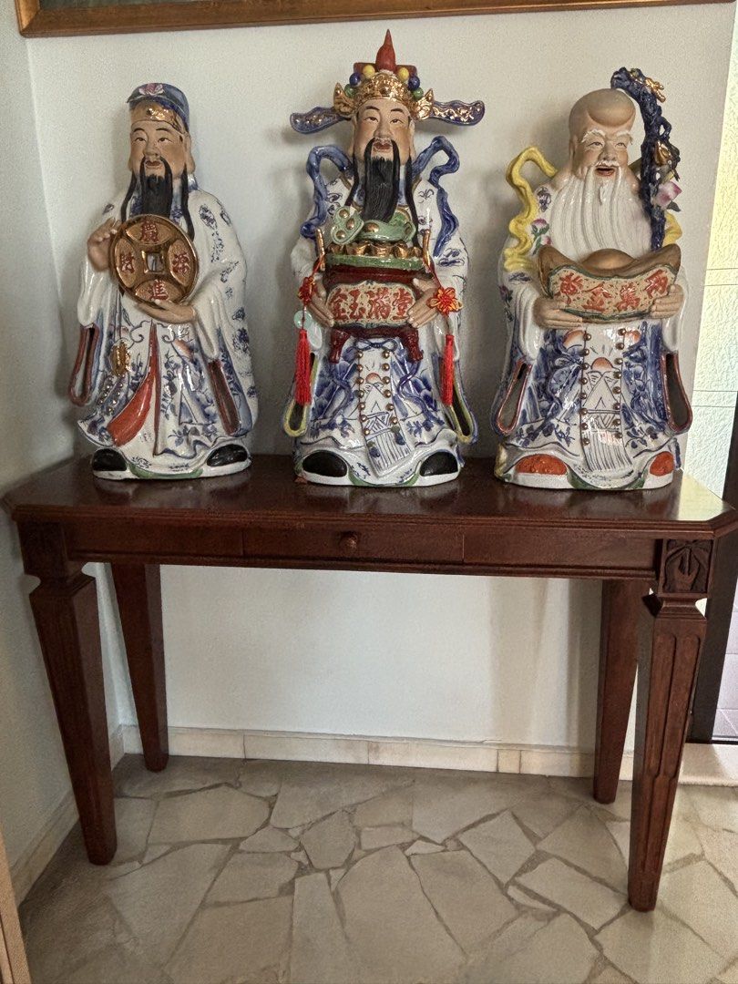 Table console (Category: Other Home Furniture) located in Singapore. Submitted by weiwenting (Listing ID 1456106402, Image 1). Description: - Moving out clearance - #Downsizing so all must go # Self arranged pick up at Hougang Ave 1 only Console table 120cm length x 39cm depth x 77cm height Selling Fu Lu Shou 福禄寿 porcelain figurines separately at $188 for all 3. 65cm height No visible signs of chip. Colour run off is expected after 30 years of di