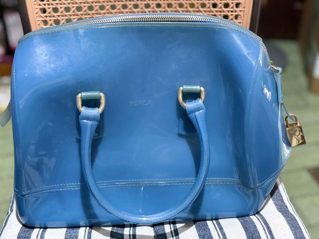 Furla Jelly Bag (Category: Luxury Bags & Wallets) located in Manila. Submitted by shoppebymaria (Listing ID 1456115034, Image 3). Description: Needs cleaning.