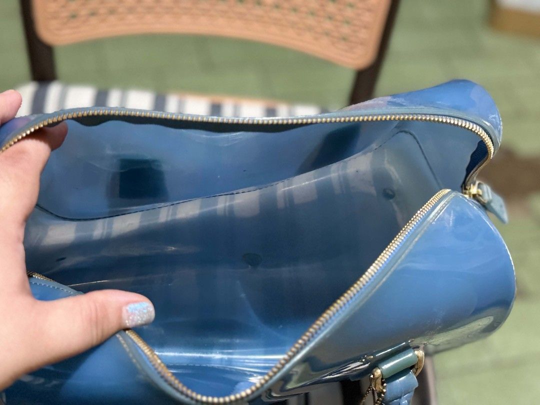 Furla Jelly Bag (Category: Luxury Bags & Wallets) located in Manila. Submitted by shoppebymaria (Listing ID 1456115034, Image 2). Description: Needs cleaning.