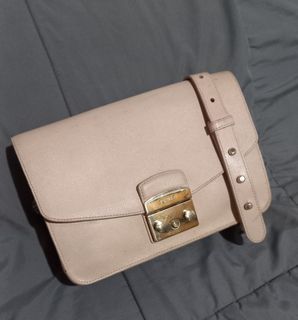(Kategori: ) berada di . Dikirim oleh bag.second (ID iklan 1456200328, Gambar 1). Deskripsi: .