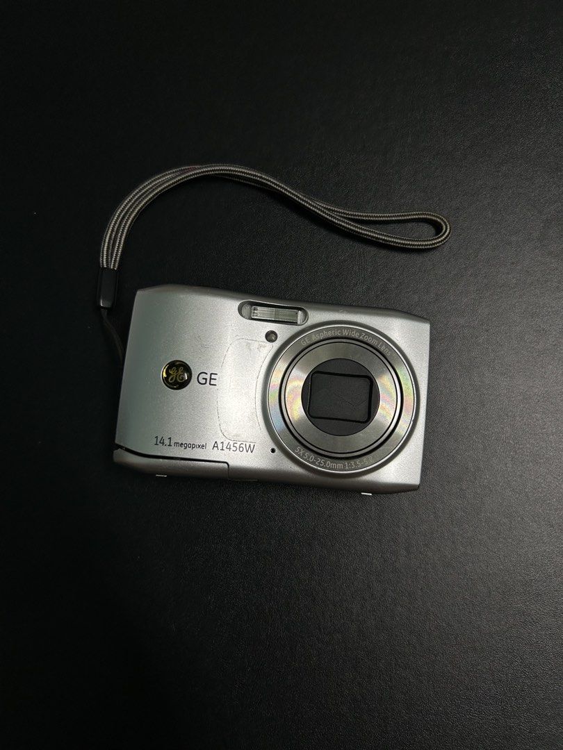 GE a1456w (Category: Cameras) located in Cebu City. Submitted by _____08_____ (Listing ID 1456169478, Image 1). Description: - Broken camera door but takes really good pics - Includes: camera and wrist strap - Ideal for: Everyday photography, beginners .