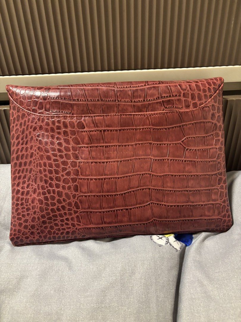 Givenchy （分類：腰袋、手提袋、小袋）位於 Hong Kong。 由 seisha124686 提交（商品編號 1456080607，圖片 3）。簡介： 。