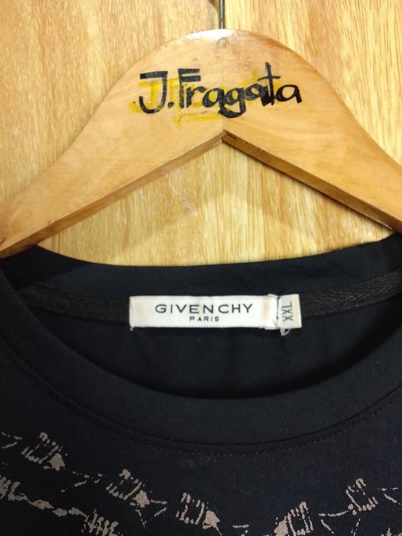 Givenchy Jesus Crown T Shirt (Category: Tshirts & Polo Shirts ) located in Santiago. Submitted by jonathanfragata21 (Listing ID 1456202886, Image 3). Description: Givenchy Jesus Crown T Shirt Width : 20.5 Length : 27 Size on tag : Can Fit to Medium Color Rate 9.5/10 Excellent Condition No Flaws Price : 650 + Shipping Fee Location : Santiago City Isabela.