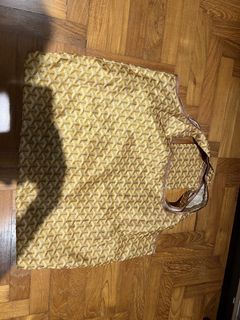 (Category: ) located in . Submitted by MrsMarieKondo (Listing ID 1456188357, Image 1). Description: .