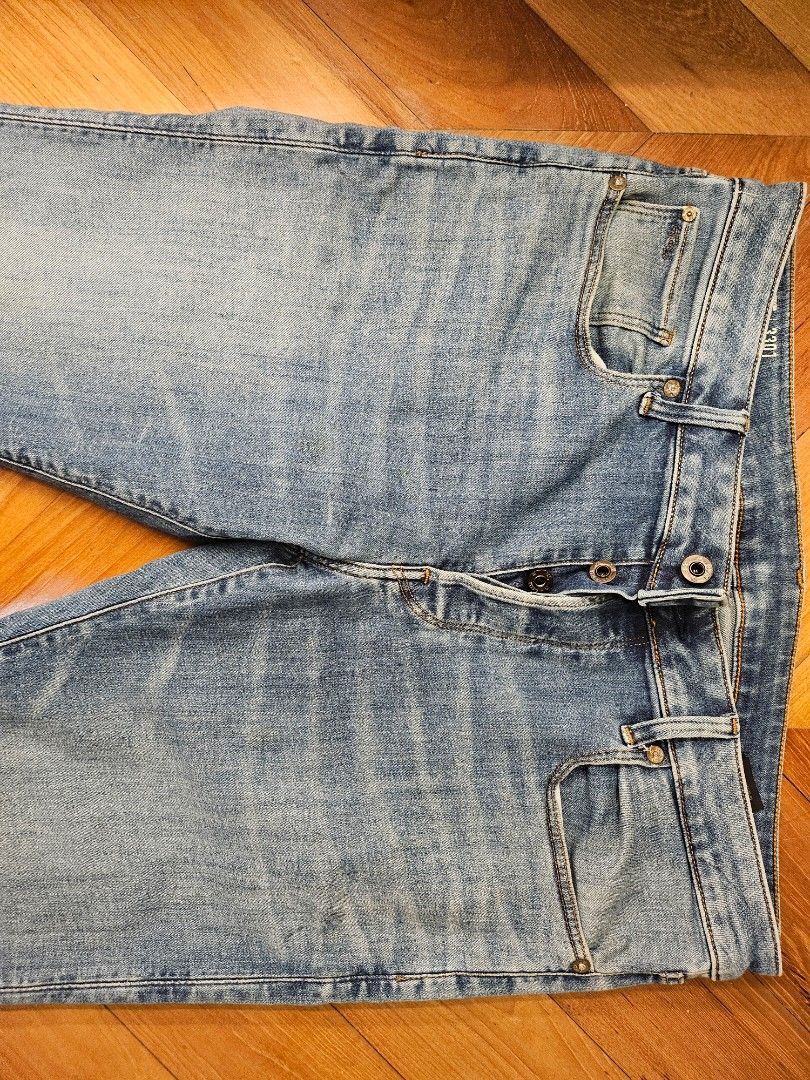 Gstar basic jeans (Category: Jeans) located in Singapore. Submitted by vjmagasin (Listing ID 1456097895, Image 2). Description: gstar basic jeans. very comfy.