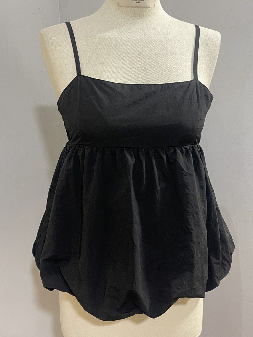 GU Black puff babydoll top (Category: Sleeveless) located in Paranaque City. Submitted by lovenclutter (Listing ID 1455823250, Image 1). Description: - Bought in Japan - No flaws or issues, ganda pa - Flattering fit - Size M on tag - Garterized likod.