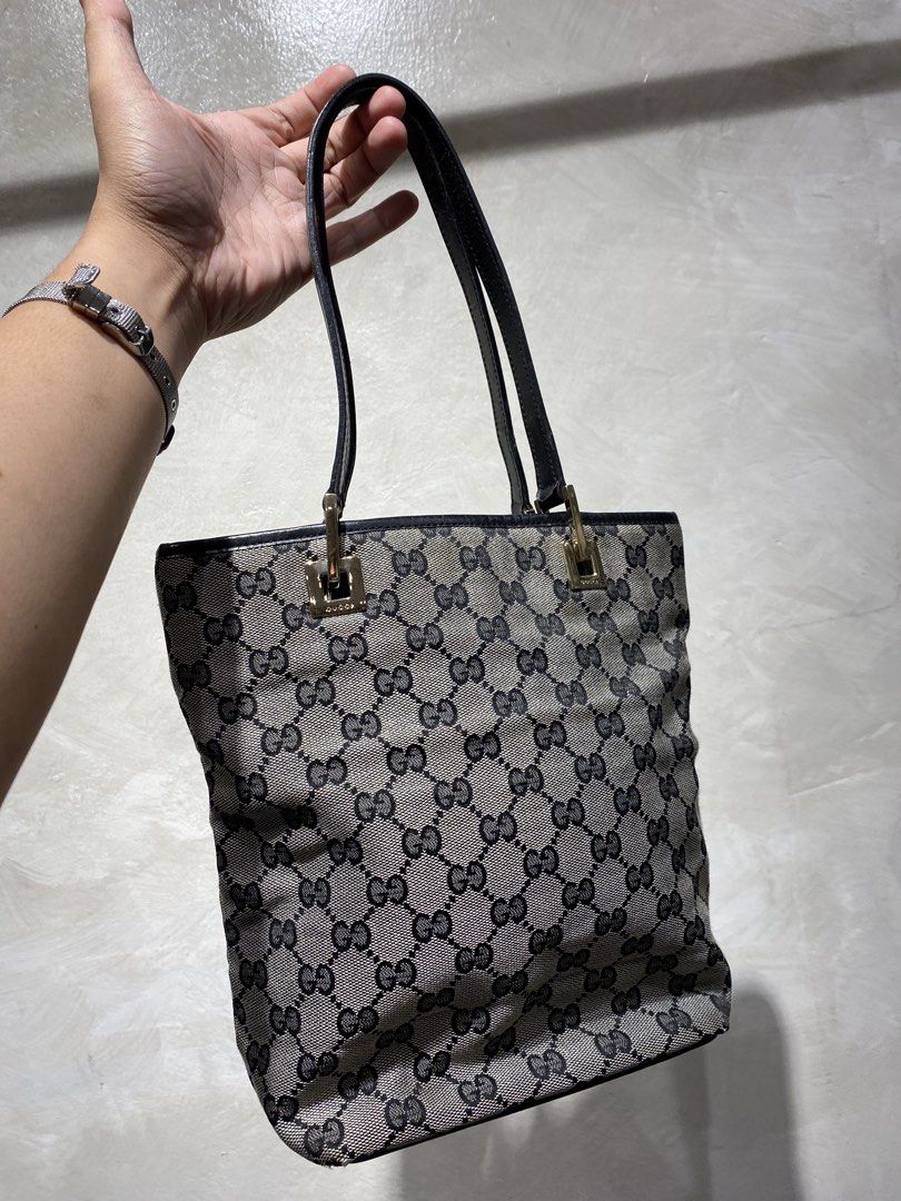 Gucci GG Canvas Mini Tote Bag (Category: Luxury Bags & Wallets) located in Quezon City. Submitted by rebirthalley (Listing ID 1456091559, Image 1). Description: Verygood Condition Authentic Gucci Signs of use.