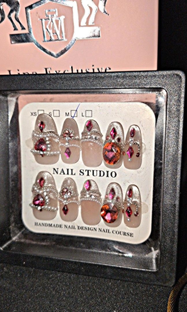Handmade Princess Charm School Themed Press on Nails (Category: Body Jewelry) located in Cebu City. Submitted by adinegwapa97710 (Listing ID 1456131304, Image 1). Description: nindot kaayo jud. only reason for selling is it's not my nails' size..