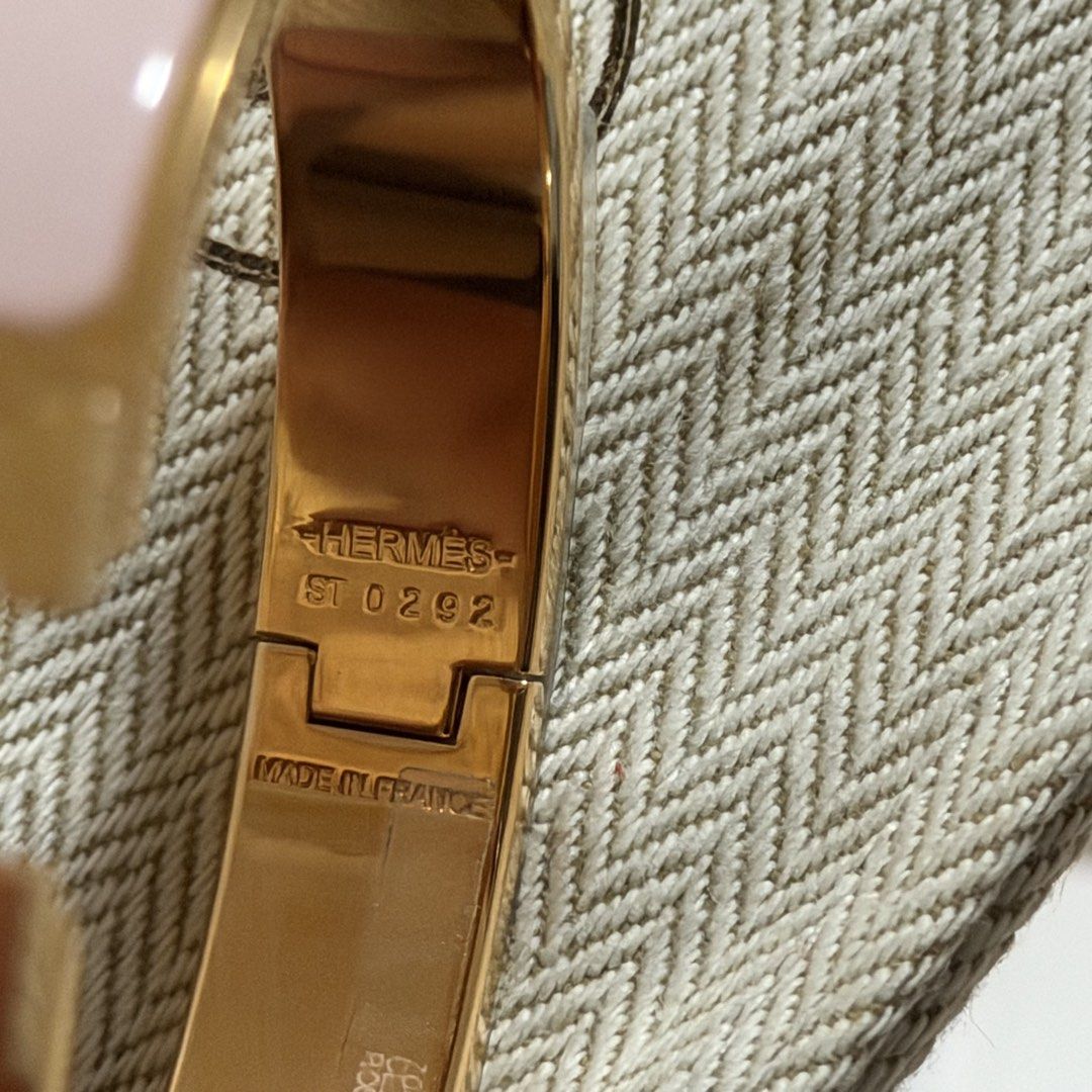 Hermes Clic H Bracelet (Category: Luxury Accessories) located in Taguig. Submitted by nopenotjo (Listing ID 1456170062, Image 3). Description: ghw - some of the ppf are still intact swipre right for more detailed photos inclusions: • box • dustbag • booklet • ribbon .