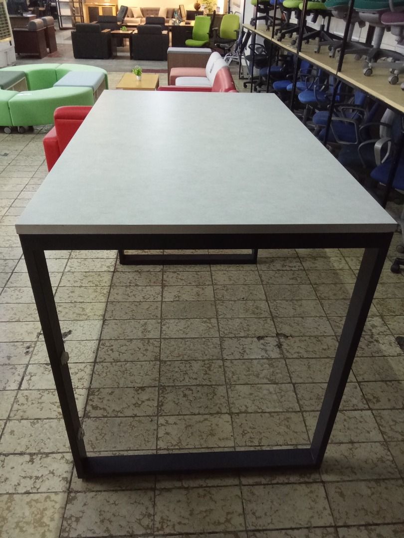 HIGH TABLE (Category: Tables & Sets) located in Valenzuela. Submitted by jesspesongco (Listing ID 1456099078, Image 3). Description: HIGH TABLE BRAND: JAPAN SIZE: W:90 L:150 H:105 PRICE: 6,500 - Sleek, modern desk table design. - Durable grey laminate top. - Sturdy black metal frame. - Ample legroom for comfort. - Easy-to-clean surface. - Compact size fits most spaces. 📍 LOCATION: OFFICEBUSTERS BALINTAWAK 👤 Look for: Hesus 📞 0961-690-4709.