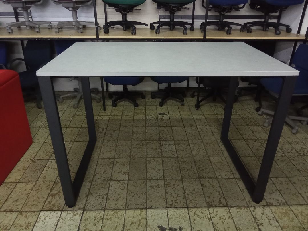 HIGH TABLE (Category: Tables & Sets) located in Valenzuela. Submitted by jesspesongco (Listing ID 1456099078, Image 2). Description: HIGH TABLE BRAND: JAPAN SIZE: W:90 L:150 H:105 PRICE: 6,500 - Sleek, modern desk table design. - Durable grey laminate top. - Sturdy black metal frame. - Ample legroom for comfort. - Easy-to-clean surface. - Compact size fits most spaces. 📍 LOCATION: OFFICEBUSTERS BALINTAWAK 👤 Look for: Hesus 📞 0961-690-4709.