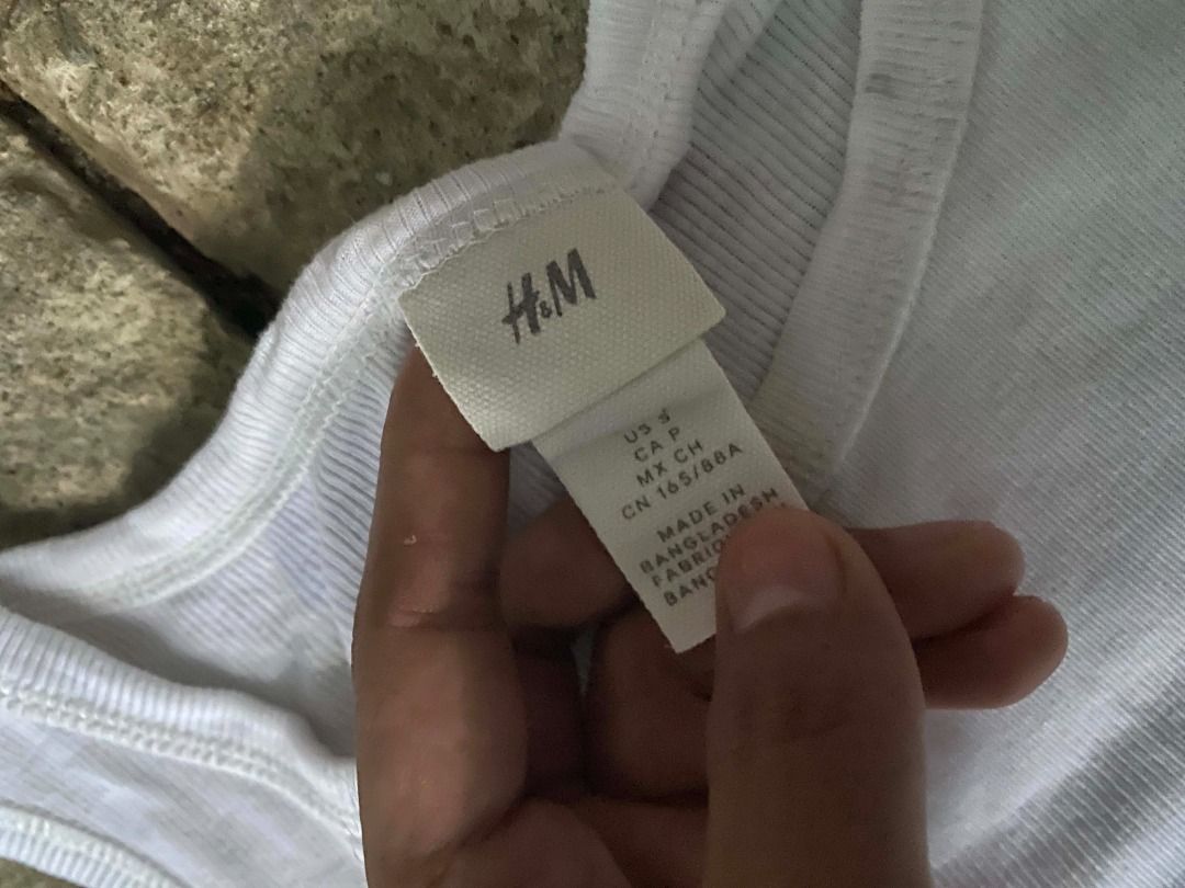 H&M tank top fitted sando (Category: Activewear) located in Pasay City. Submitted by classicph. (Listing ID 1456145687, Image 3). Description: Condition: Like new Size: S on tag Color rating: 10/10 Issue: Absolutely none - Fresh AF! mop:gcash mod:lalamove,jnt loc:pasay 𝘕𝘰𝘵𝘦: 𝘊𝘰𝘭𝘰𝘳𝘴 𝘮𝘢𝘺 𝘷𝘢𝘳𝘺 𝘴𝘭𝘪𝘨𝘩𝘵𝘭𝘺 𝘥𝘶𝘦 𝘵𝘰 𝘤𝘢𝘮𝘦𝘳𝘢 𝘴𝘦𝘵𝘵𝘪𝘯𝘨𝘴..