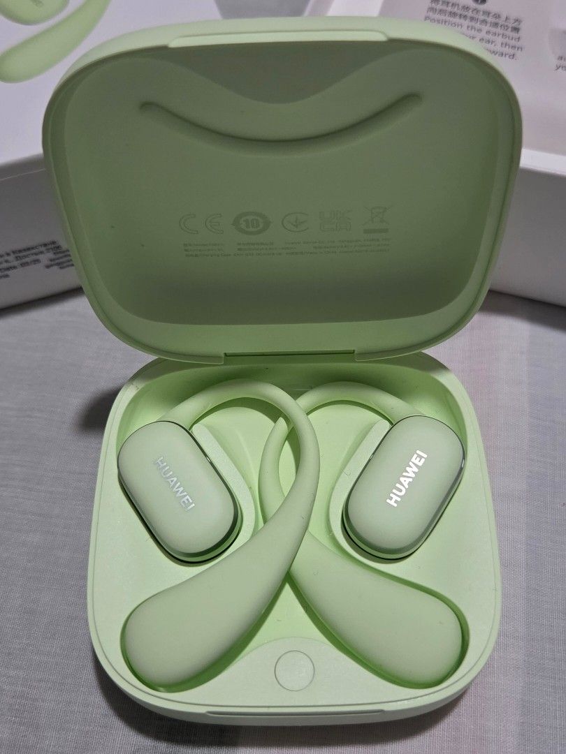Huawei Free Arc / Green (Category: Earphones) located in Paranaque City. Submitted by kaye.1109 (Listing ID 1456226006, Image 3). Description: Good as new Used a few times Comes complete •Box •Receipt RFS: Spare.