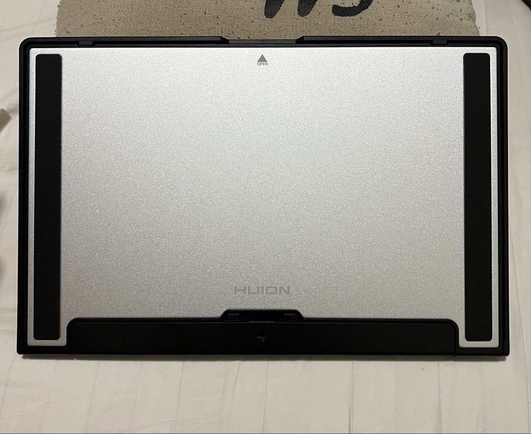9.5k na lang❗️HUION KAMVAS 13 Gen 3 (Category: Monitor Screens) located in Manila. Submitted by jayr_leonzon (Listing ID 1456154225, Image 3). Description: READING IS ESSENTIAL❗️ Paki basa muna maige ang post bago mag pm For Sale❗️ Huion Kamvas 13 gen 3 Sakura pink Good as new! ( pwede sa maselan) Makinis! 07-04-2026 date of purchased No issues Unused yung ibang accessories With receipt from Ynzal corp. Price: 9.5k- LAST PRICE POSTED❗️ Rfs: ilang