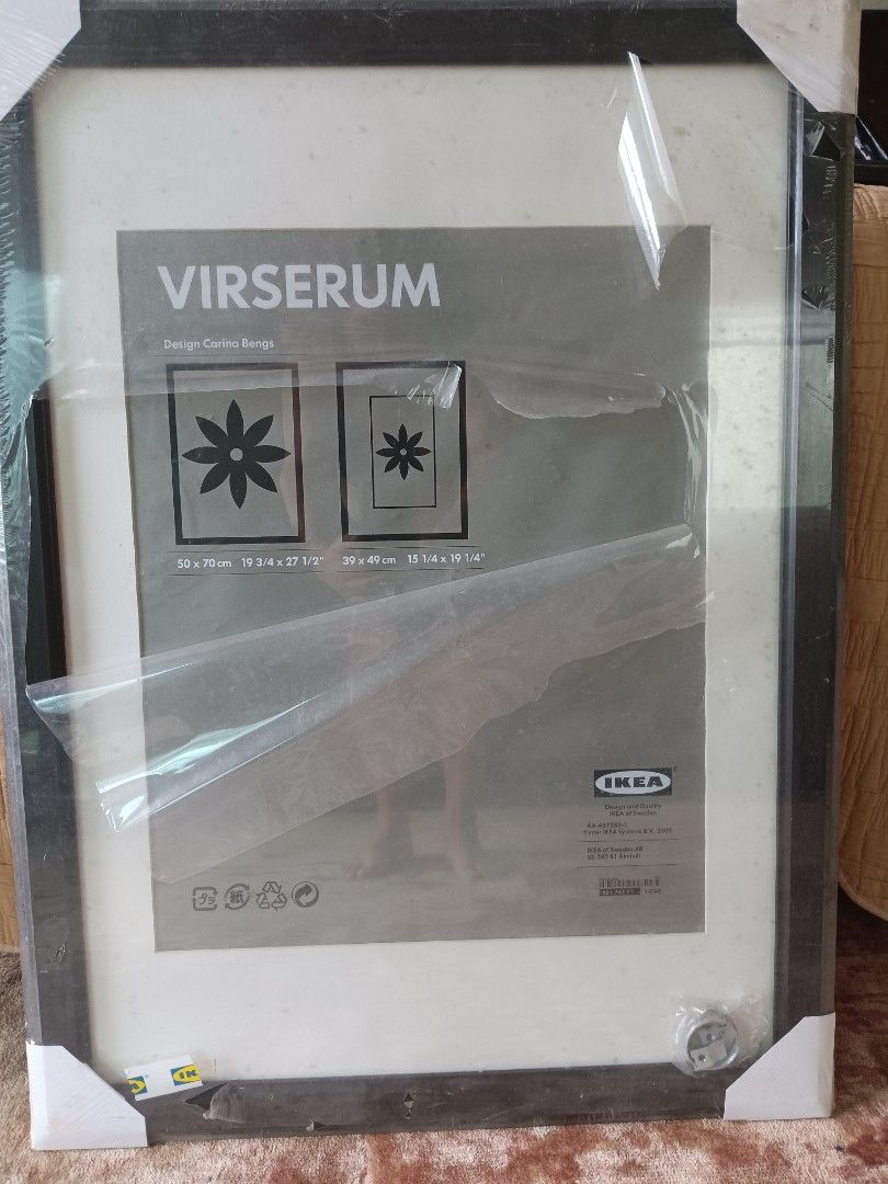 Ikea picture frames （分類：相架畫作）位於 Hong Kong。 由 mrsb20 提交（商品編號 1456126407，圖片 1）。簡介： 1 unused, 2 just hung on wall! They are wood frames. Can pickup from Hang hau, Sai Kung or Kwun Tong.。