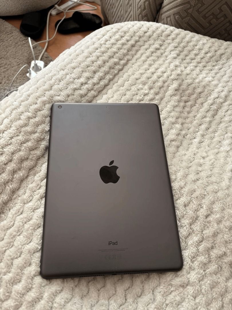 iPad 7 (128GB) (Category: iPad) located in Sogod. Submitted by jairene1 (Listing ID 1456188045, Image 1). Description: Apple iPad 7 (128GB) ◆ 10.2-inch Retina Display ◆ 128GB Storage ◆ Up to 10 Hours Battery Life ◆ Great for Work, Online Classes, and Entertainment ◆ Available in Space Gray, Silver, and Gold ◆ Smooth and Reliable Performance ◆ Includes Original Box, Charging Cable, and Adapter.