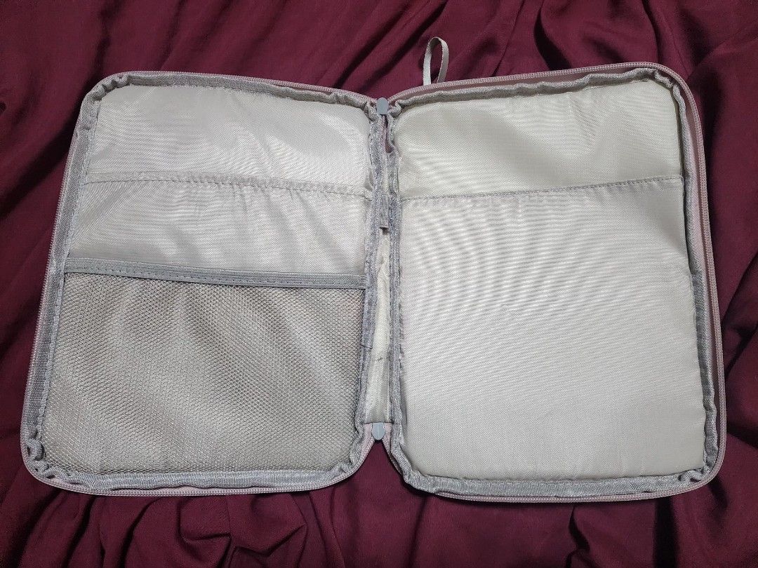 IPad Light Pink Bag (Category: Laptop Bags & Sleeves) located in Quezon City. Submitted by dolcegioia (Listing ID 1456117404, Image 2). Description: -Needs thorough cleaning -Used a few times lang -Stored in the cabinet for a long time.