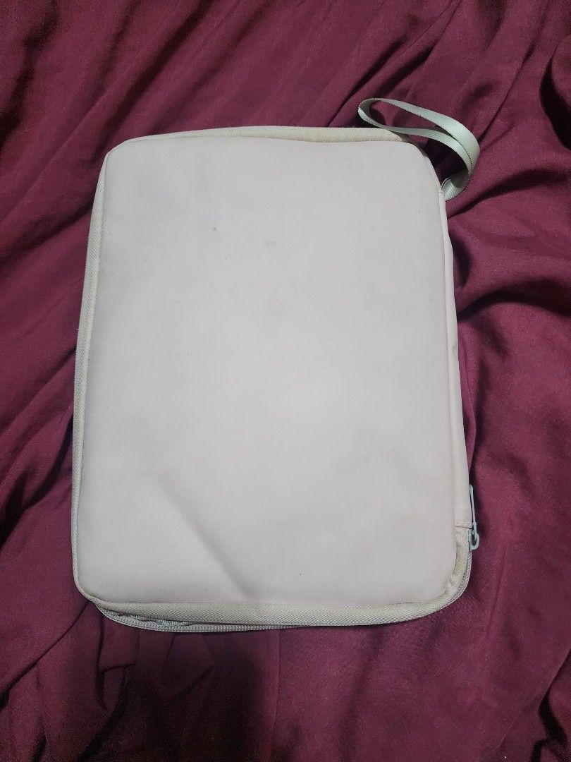 IPad Light Pink Bag (Category: Laptop Bags & Sleeves) located in Quezon City. Submitted by dolcegioia (Listing ID 1456117404, Image 1). Description: -Needs thorough cleaning -Used a few times lang -Stored in the cabinet for a long time.