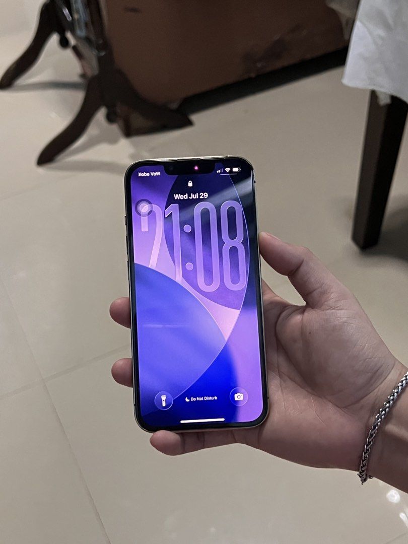 iphone 13 pro (gold) - 256 gb (Category: iPhone 13 Series) located in Batangas. Submitted by matchayalatte (Listing ID 1456140796, Image 2). Description: iphone 13 pro 256 gb - gold lady owned 3 months old ios 26.5.2 LL/A variant factory unlock no sim restriction no hidden issue 100% BATTERY HEALTH 📍sto tomas, batangs or any nearby areas.
