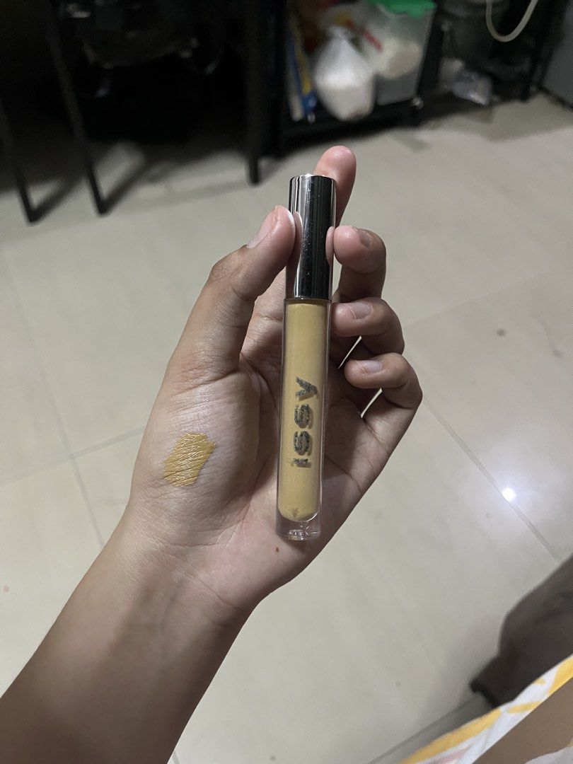 Issy Active Concealer (Category: Makeup) located in Manila. Submitted by orangeisloopy (Listing ID 1456205367, Image 2). Description: Issy Active Concealer - shade: OM3 - 90% full.