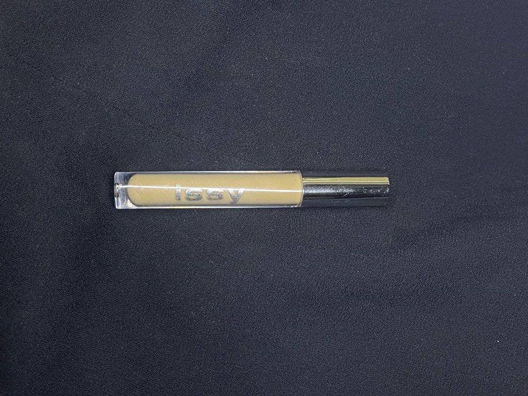 Issy Active Concealer (Category: Makeup) located in Manila. Submitted by orangeisloopy (Listing ID 1456205367, Image 1). Description: Issy Active Concealer - shade: OM3 - 90% full.