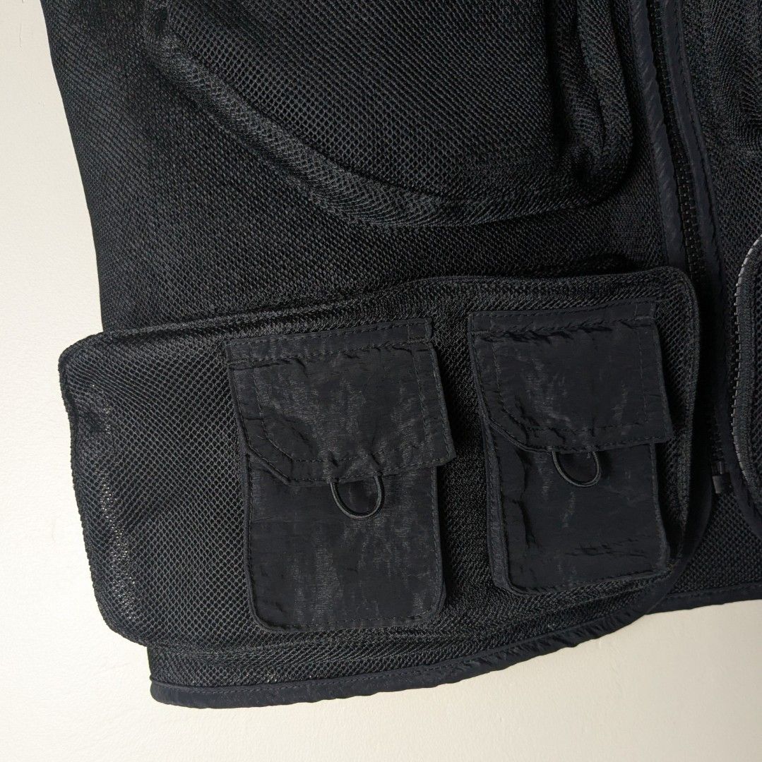 Jordan 23 Engineered Mesh Vest (Category: Coats, Jackets and Outerwear) located in Iloilo. Submitted by dapperfy (Listing ID 1456170912, Image 3). Description: Jordan 23 Engineered Mesh Vest 21x24(L).