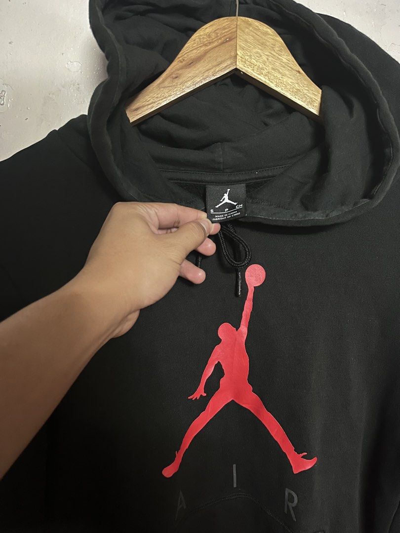 Jordan Jumpman Hoodie (Category: Coats, Jackets and Outerwear) located in Bacolod City. Submitted by eman_03 (Listing ID 1456080352, Image 2). Description: Size Small on tag 20.5W x 27L Excellent Condition No issue.
