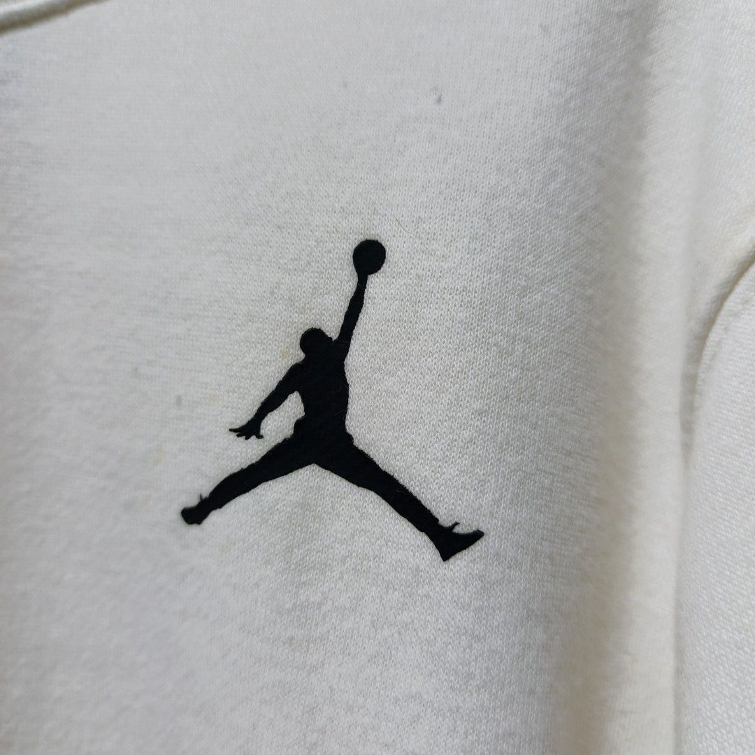 Jordan Jumpman Sweatshirt White (Category: Babies & Kids Fashion) located in Manila. Submitted by nineteeninetynine (Listing ID 1456075778, Image 3). Description: 4T to 5T POGING POGIIII HUHUHU Like new pwedeng pwede OOTD .