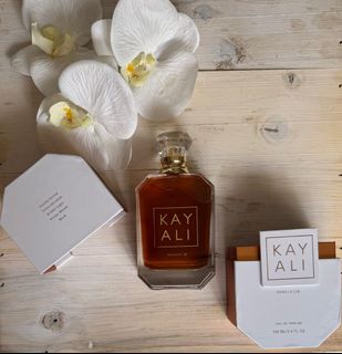 (Category: ) located in . Submitted by luxuryperfume (Listing ID 1456166843, Image 1). Description: .