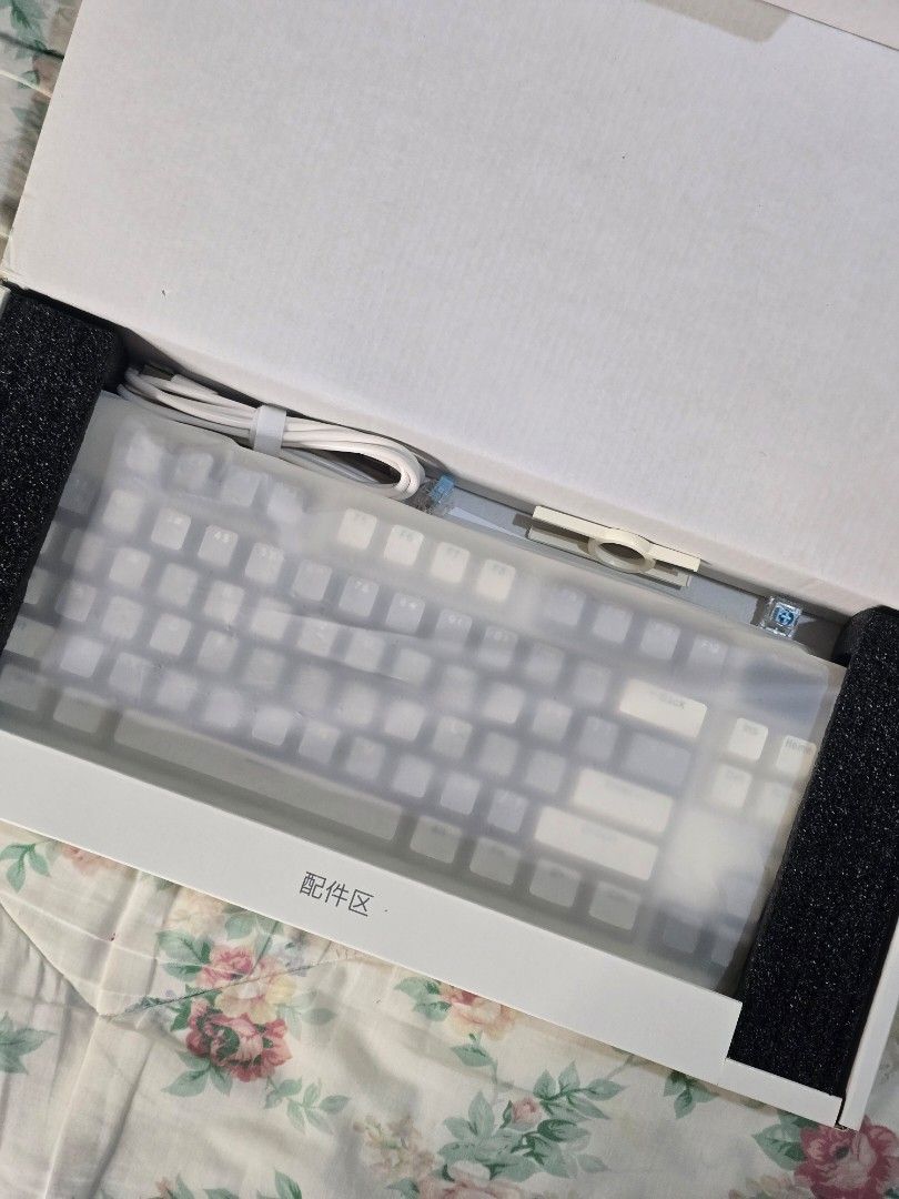 LANGTU LT84 TriMode Mechanical Keyboard White RGB (Category: Computer Keyboard) located in Manila. Submitted by tan.sofiaa (Listing ID 1456167335, Image 2). Description: - Includes All Original Accessories - Original Packaging Included - RFS: brother gifted me another keyboard - May ibang keys na hindi na smooth upon clicking. Palitan na lang ng switches. - Third pic: Hindi siya scratch. Plastic pa niya 'yan from original its packaging..