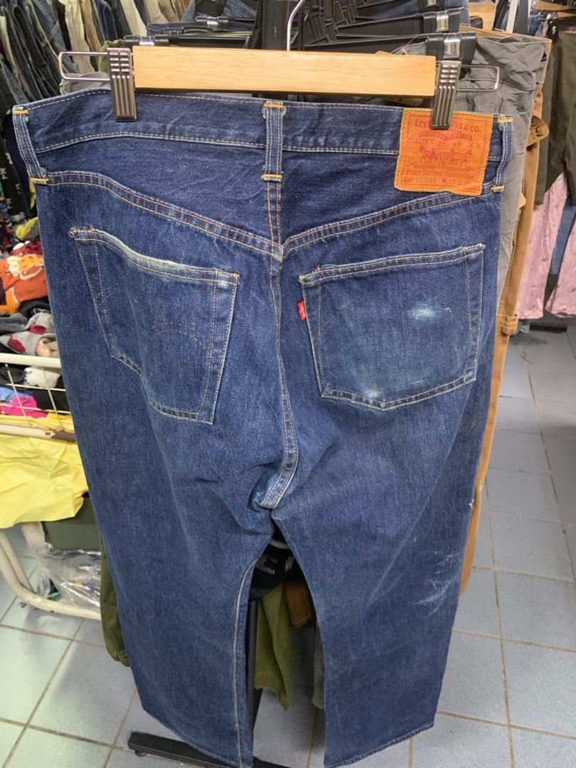 Levis Big E Button 555 (Category: Jeans) located in Kuching. Submitted by anuar526 (Listing ID 1456077872, Image 3). Description: Levis Big E Button 555 manula saiz 30 & 32(tarik 33) jualan combo sehelai lain harga cod kuching jauh pos full details wasabi 0193443662.