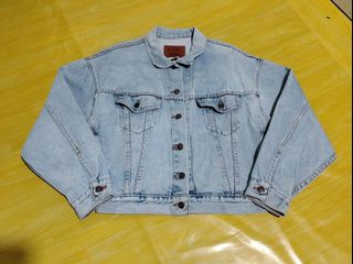 (Category: ) located in . Submitted by thrifteditem (Listing ID 1456162691, Image 1). Description: .